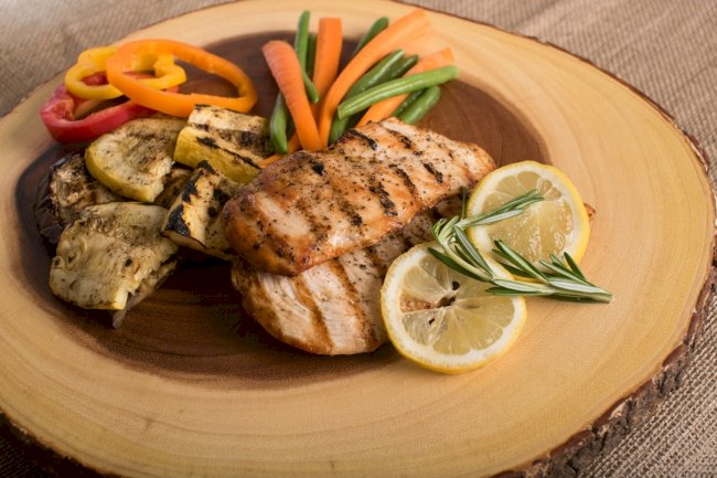 Top 9 Best Foods For Muscle Building and Growth